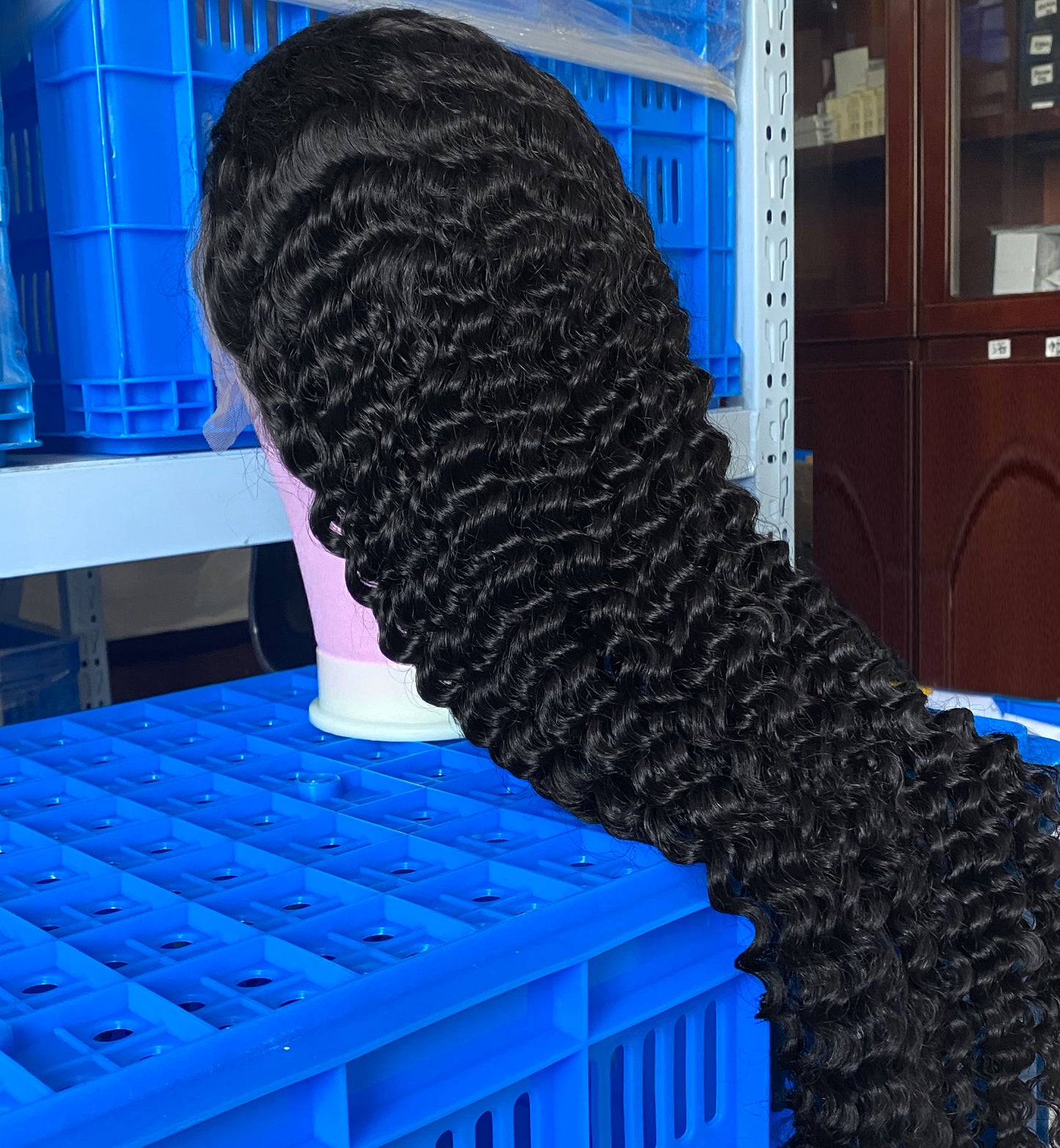 Deep Curly 13x4 HD Invisible Lace Frontal Wig – Wholesale Transparent Lace Human Hair Wig for Women